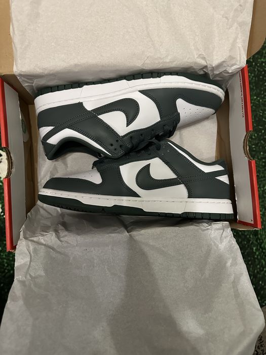 Nike dunk low retro green