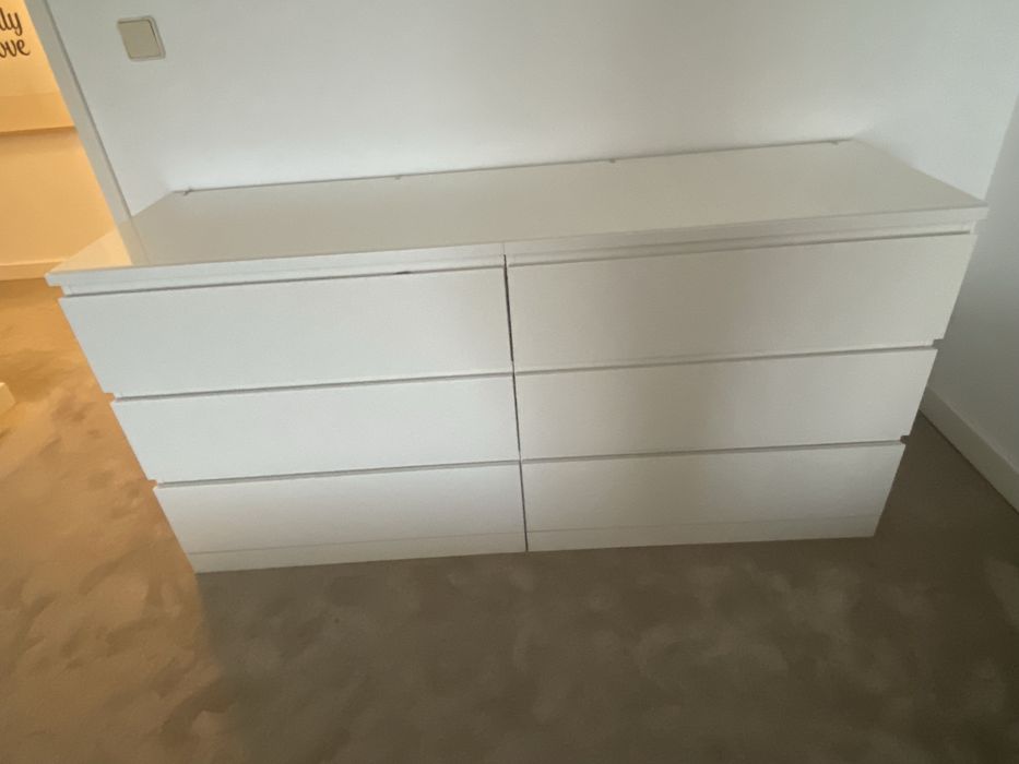 Cómoda Malm branca 6 gavetas e vidro