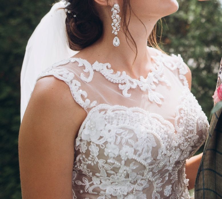 Шикарна весільна сукня  р. M