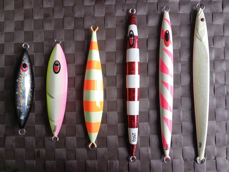 Vendo 11  jigs / zagaias