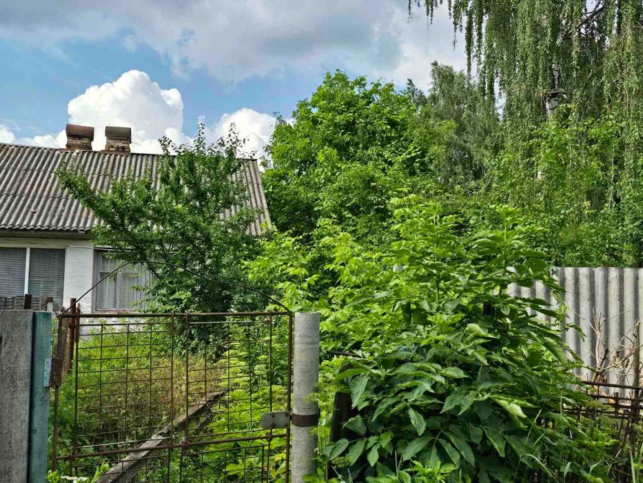 Продам частину будинку в центрі з окремим входом