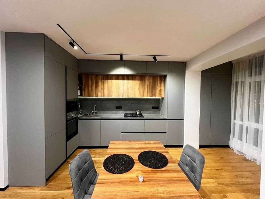 Центр міста. 3к квартира ремонт/меблі/техніка/індивід. газове опалення