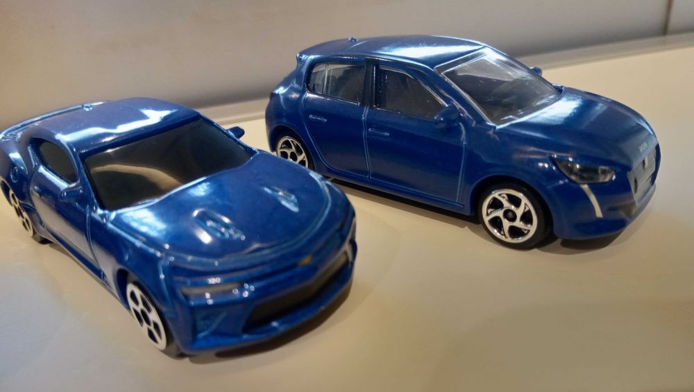 Hot Wheels e outros - 15 carros - Lote ou carros isolados