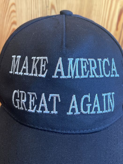 Sprzedam czapkę z daszkiem firmy MAGA TRUMP rozmiar ONE SIZE