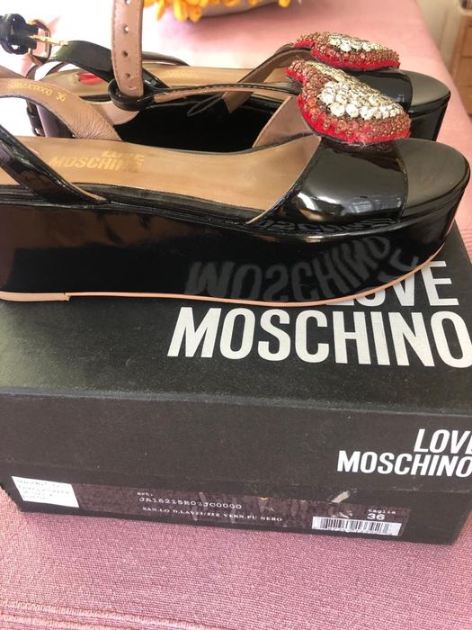 Vendo sandálias quase novas