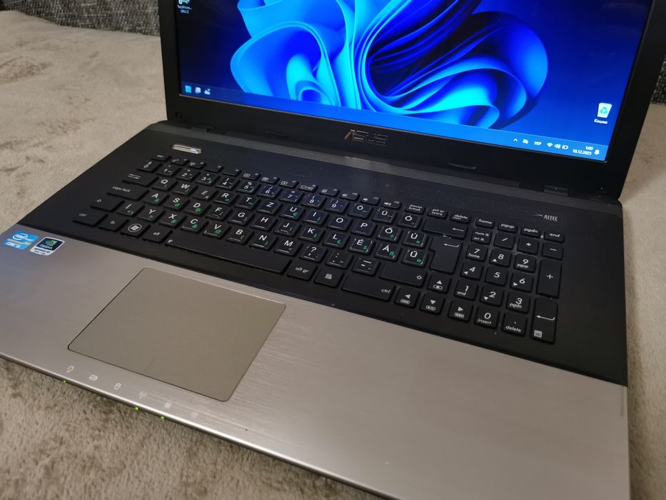 Ноутбук - ASUS/i5/8GB/240SSD