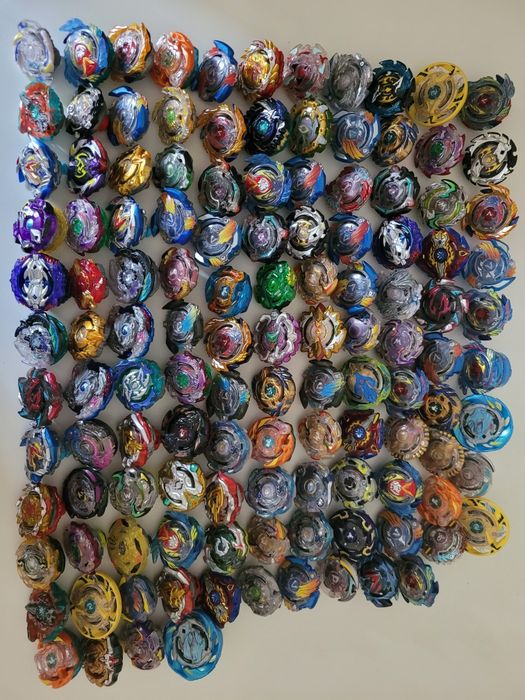 Promoção Beyblades Burst em perfeito estado
