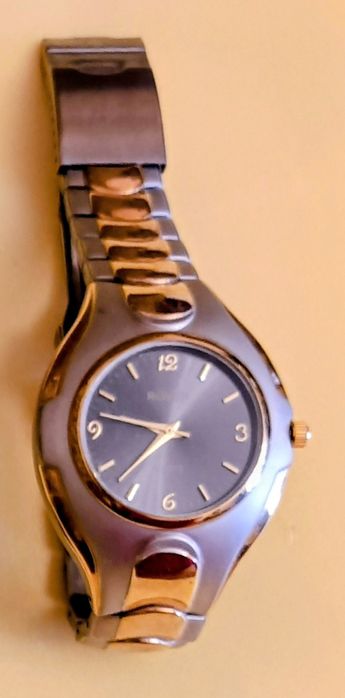 Часы в ассортименте.