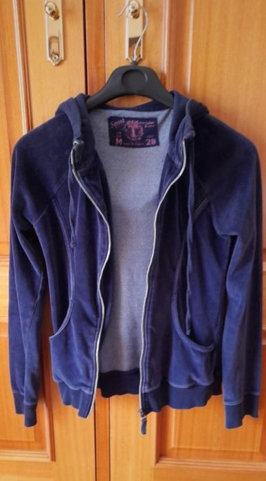 Casaco com Capuz Azul