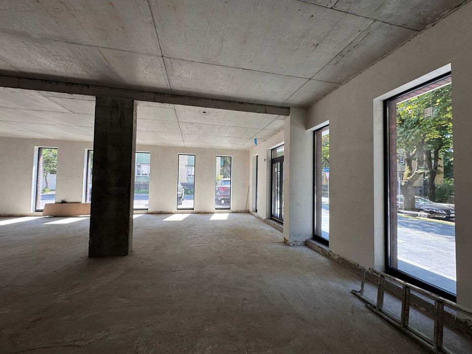 БЕЗ КОМІСІЇ ПРОДАЖ КОМЕРЦІЇ в зданій новобудові вул.Окружна,43