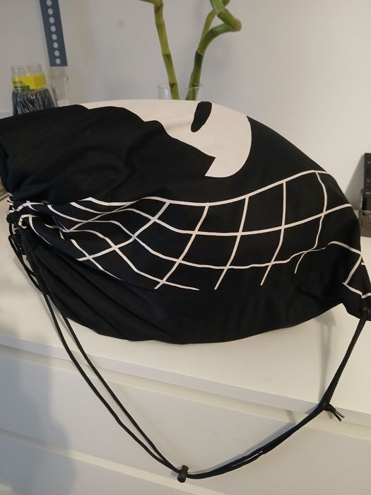 Capacete ufo preto e verde