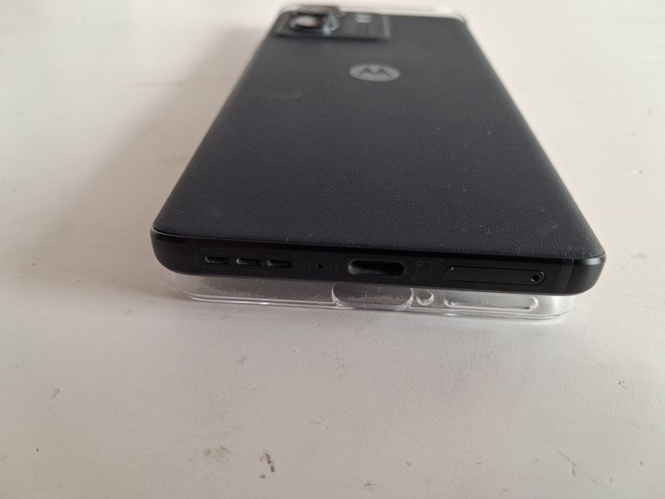 Motorola edge 40. 8/256