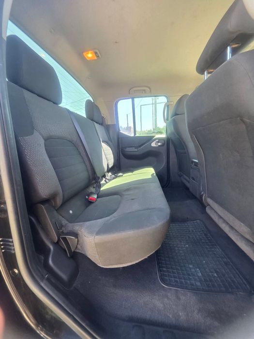 Nissan Navara   2.5 cc,  190 cv