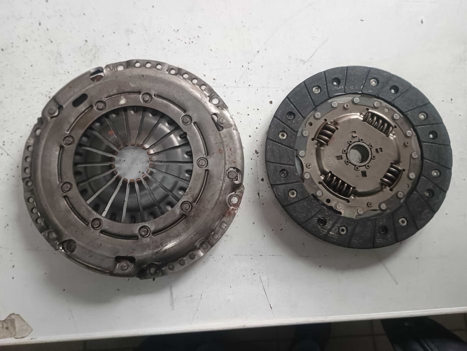 Kompletne sprzęgło Sachs Vw Golf 1,4  Skoda Octavia 1,4 TSI jak nowe