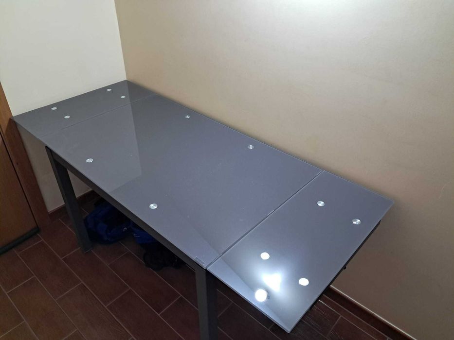Mesa cinzenta homa
