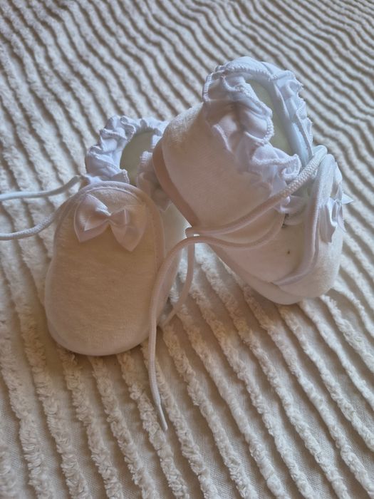 Buciki niemowlęce do chrztu