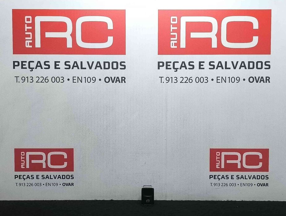 Comando / Botão / Interruptor Vidros Frente Esquerdo A2049058102 - 13307