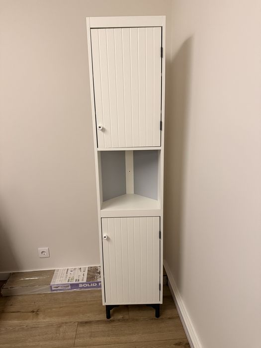 Armário alto de canto para casa de banho (IKEA Silverån)