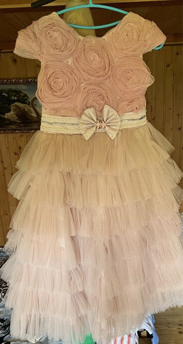 Святкове плаття для дівчинки