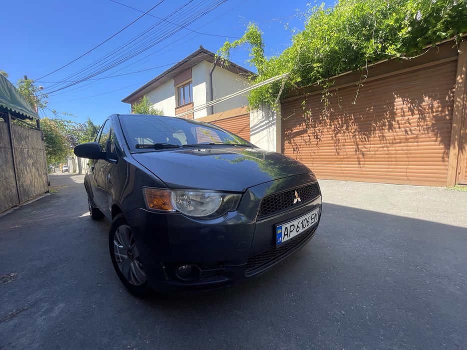 Продам Mitsubishi Colt 1.3 бензин, механика 2010 года