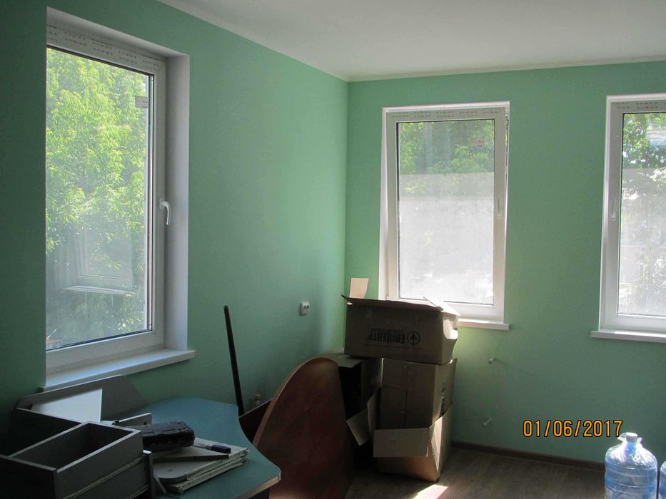 Центр офісна будівля 300 кв.м. гарний стан фасад ціна 650 у.е./кв.м.