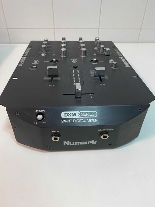 Vendo Pioneer CDJ-350 x2 + Numark DXM Pro