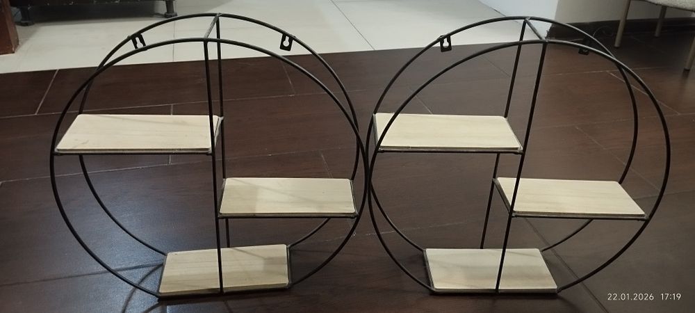 Półeczka okrągła metalowa z drewnem