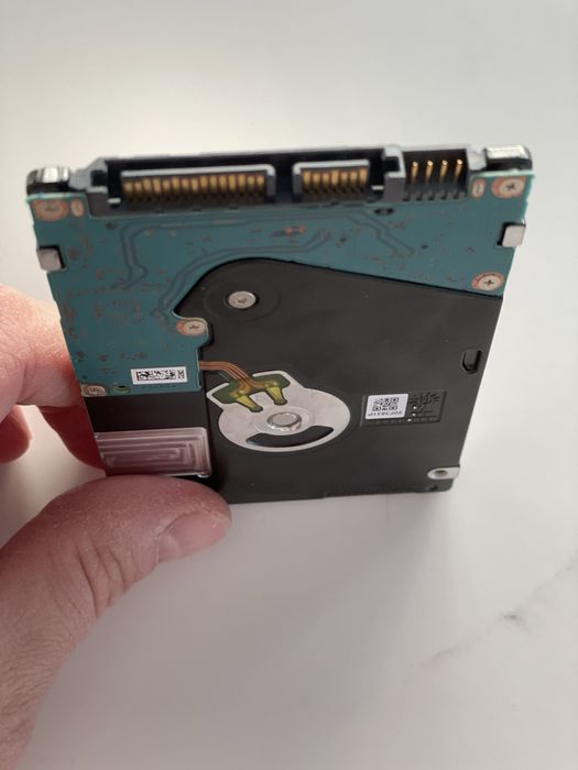 Жорсткий диск Toshiba 1TB 2.5” SATA