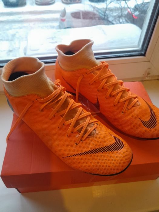 Футбольні бутси  40 р