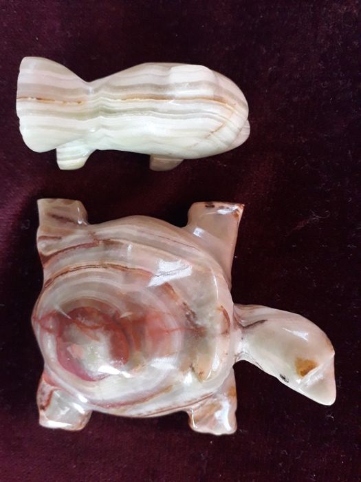 Статуетки з онікса