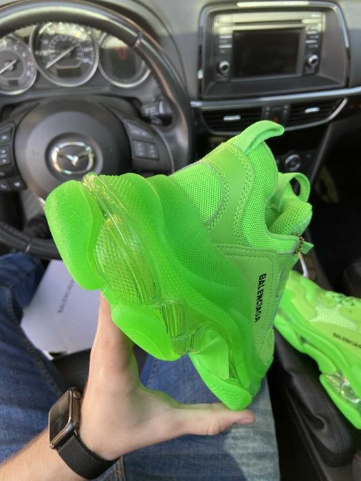 Balenciaga Triple S Clear Sole Beige