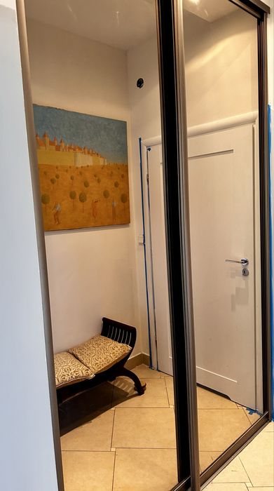 Zestaw dwóch przesuwnych drzwi lustrzanych