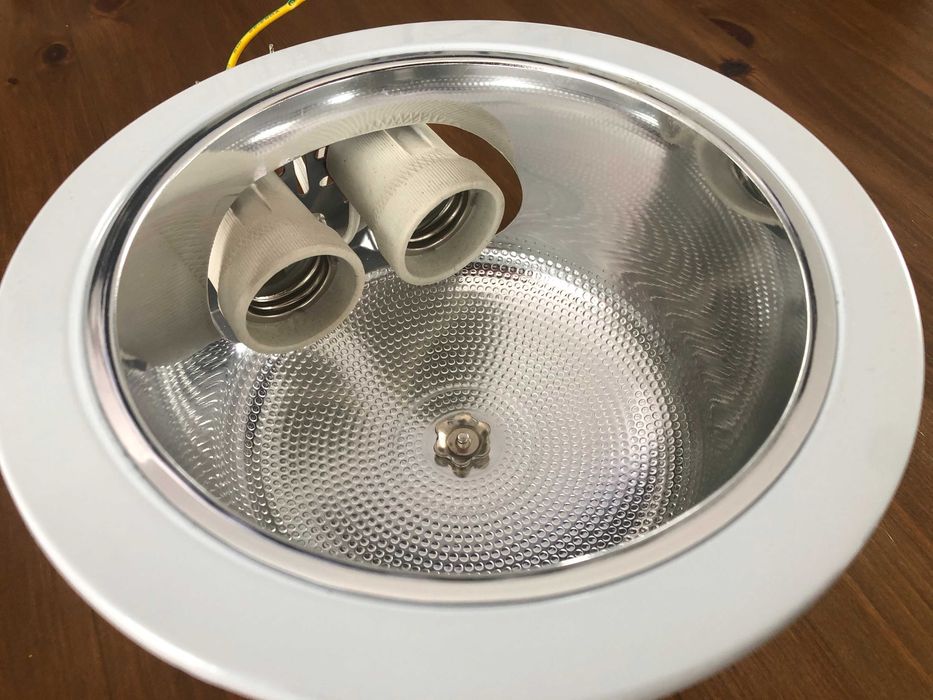 Oprawa sufitowa z odbłyśnikiem Brilux model H-6000