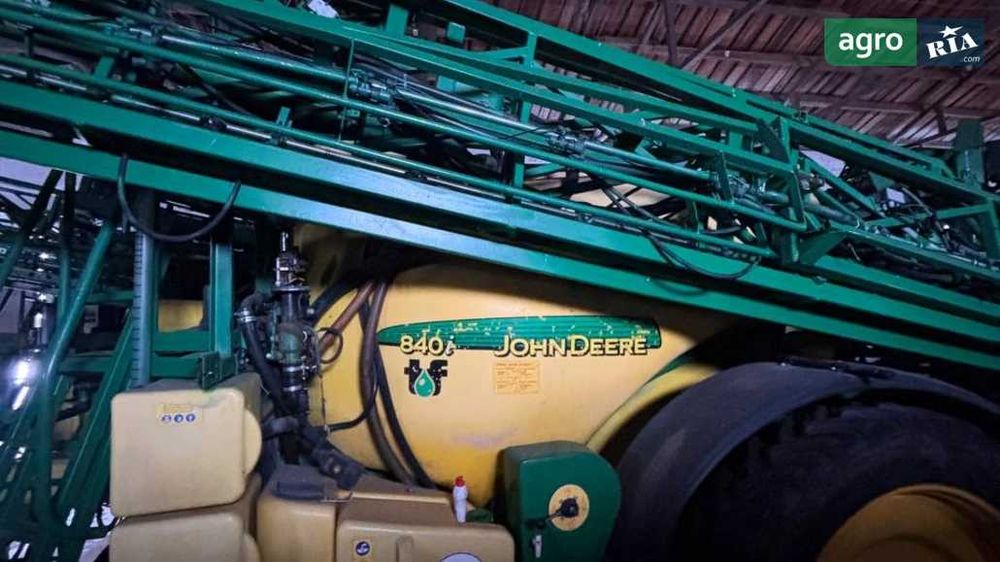 Обприскувач John Deere 840i