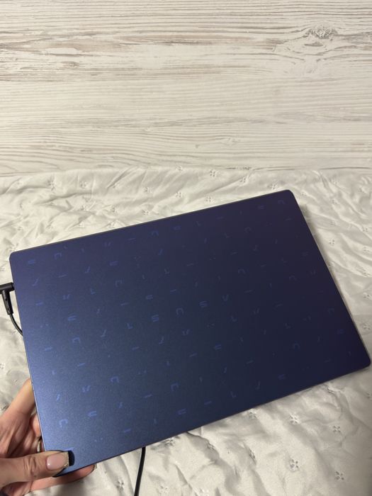 Продам ноутбук ультрабук asus e410m