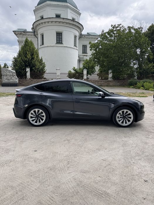 Tesla model Y juniper