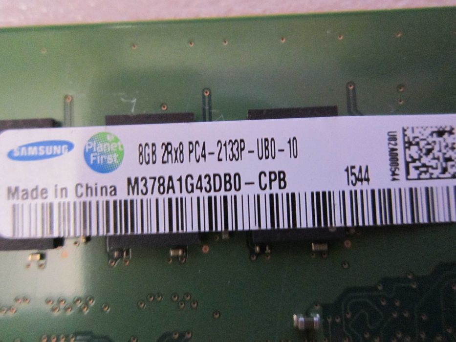 Pamięć ram DDR4 Samsung 8GB M378A1G43DB0-CPB pamięć serwerowa