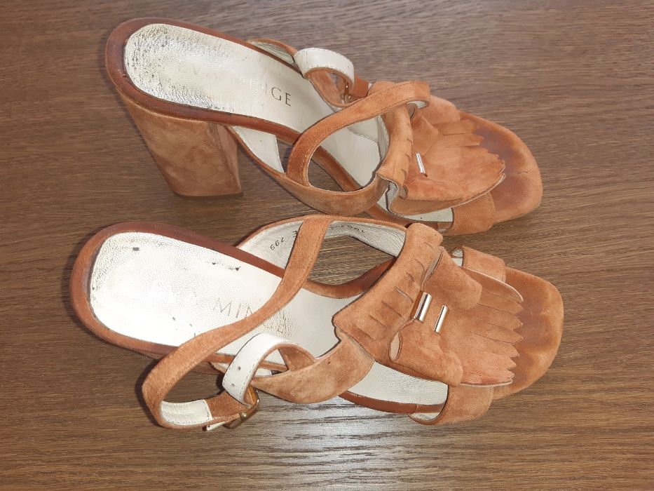 Buty na obcasie. Eva Minge. 39