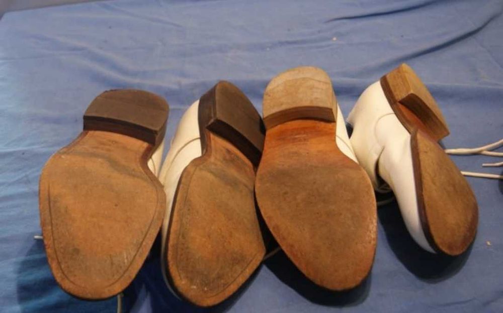 Cinco pares de sapatos da Marinha