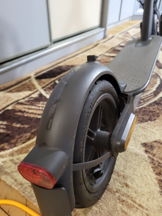 Електросамокат Xiaomi Mi Electric Scooter 1s