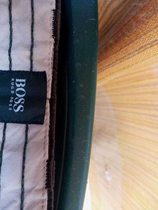 2 Men's Trousers: 1 Hugo BOSS, 1 GANT64737830592771124