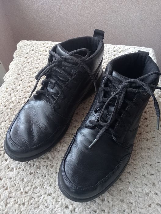 Черевики-CAT-розмір 41-42