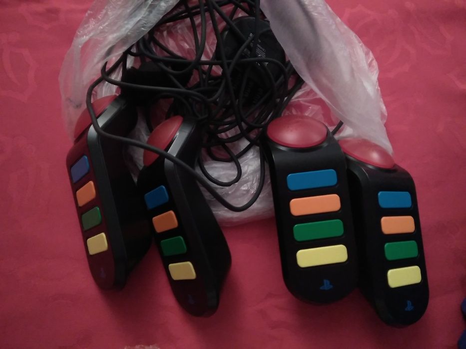 PS2 2 + jogos + comandos Buzz + 2 camara eye toy