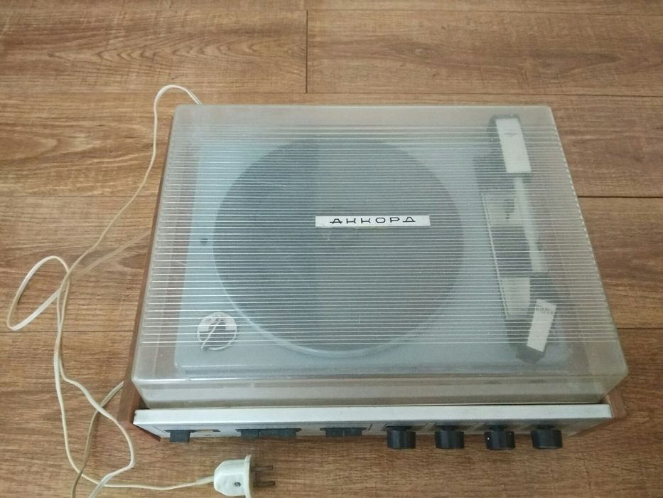 Продам магнітофон "Аккорд 201 Стерео", радіо .