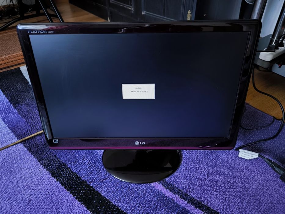 Monitor LED /LG flatron 22 całe model e2250t