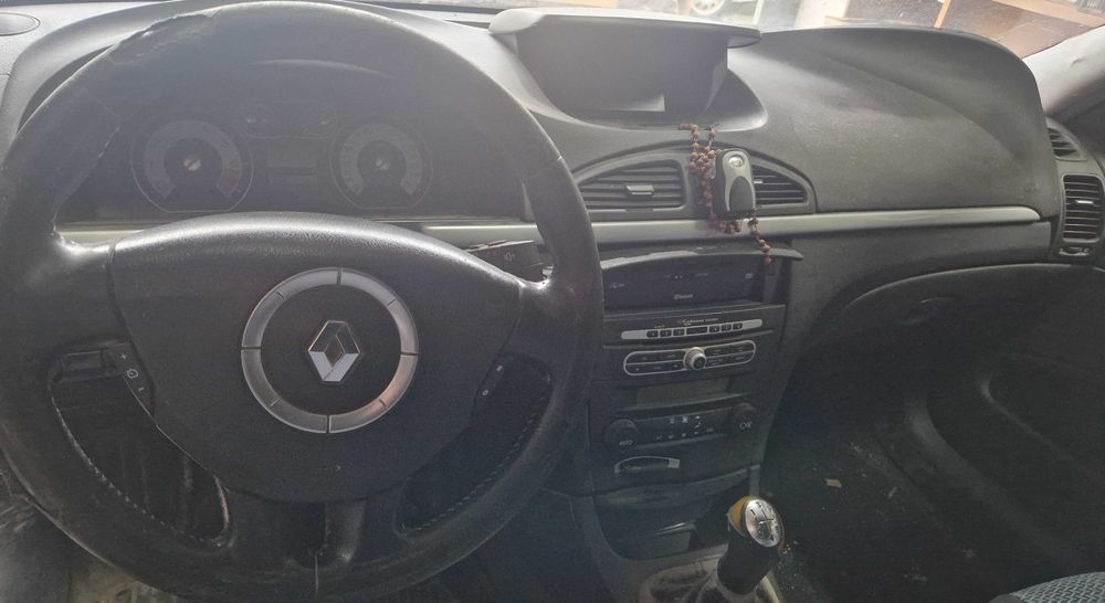 Renault Laguna para peças