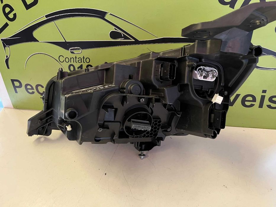 Peugeot 208 II / 2008 II - Farol Direito Full Led - FF913