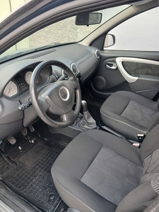 Dacia Sandero 2010рік.