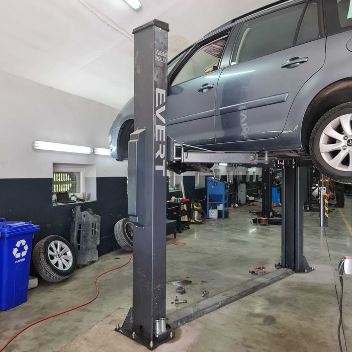 Podnośnik dwukolumnowy EVERT EAE 4,2 t automat 400V 2021