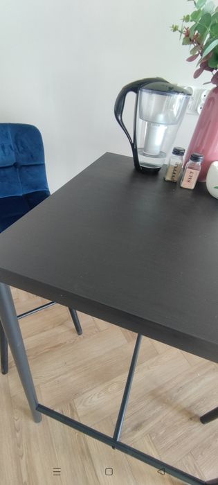 Komplet stół i krzesła barowe jak nowe